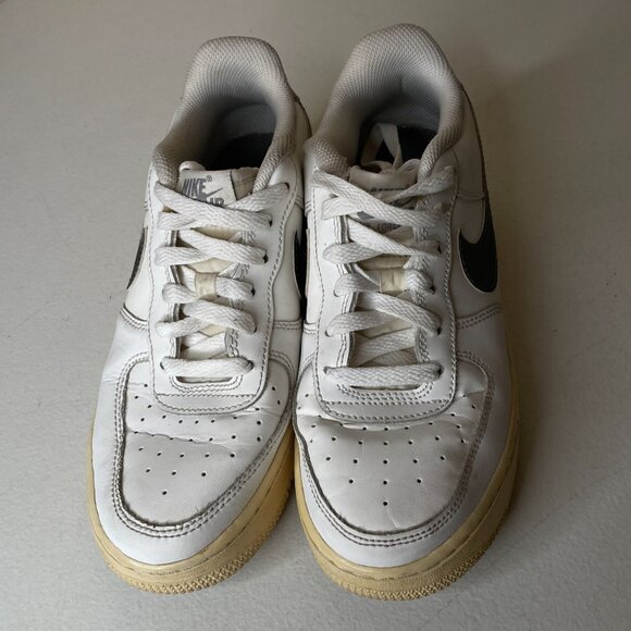 Nike Air Force 1 White Chrome Cream Sneakers Size 6 Youth EU 38.5 - Picture 16 of 16